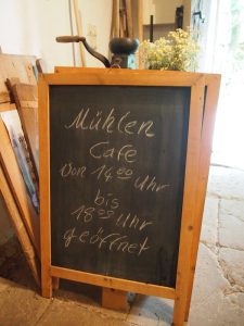 Das Mühlen-Café lohnt den Besuch schon alleine ob seines historischen Charmes ...