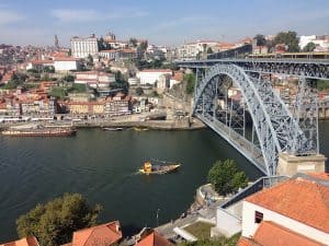 Tipp: Den besten Blick auf Porto hat man vom gegenüberliegenden Stadtteil Vila Nova da Gaia!