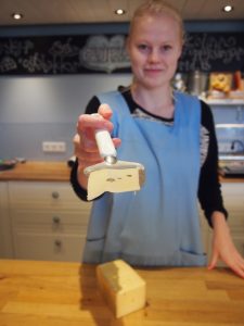 As a first, I am offered to try this deliciously creamy, intensely-flavoured "Korkur" cheese made from Icelandic cow milk.