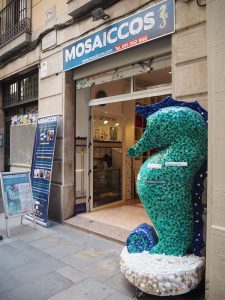 Finding Angelika Heinbach's Mosaiccos in the heart of downtown Barcelona is easy, really ...