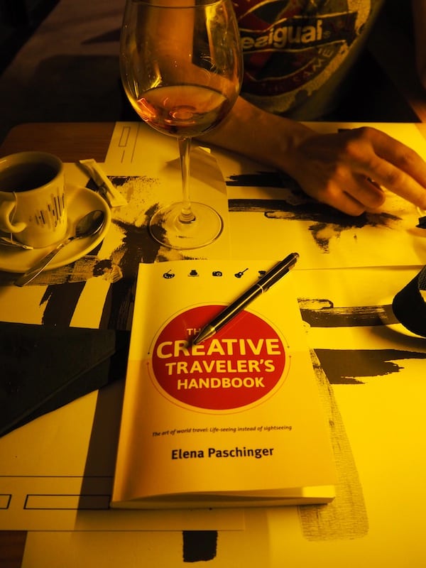 The Creative Traveler’s Handbook von Elena Paschinger