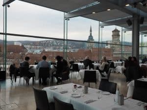 Als gehobenes, kulinarisches Epizentrum der Stadtmitte von Stuttgart gilt das Cube Restaurant im fünften Stock des ...