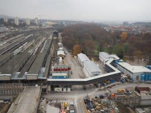 ... oder aber auch der Blick auf die Moderne unserer Zeit, wie hier beim Projekt "Stuttgart 21", welches - nach wie vor umstritten - aus dem Stuttgarter Kopfbahnhof einen der größten Durchzugsbahnhöfe Mitteleuropas machen soll ...