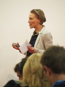 ... geballte Frauenpower beim Vortrag "How to reach Millenials" mit Catharina Fischer von Tourismuszukunft ...