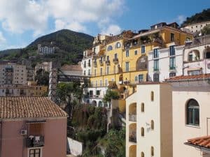 Blick-auf-die-historische-Altstadt-von-Salerno-vom-Zimmer-im-Haus-meiner-Gastfamilie