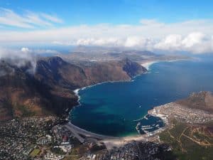 ... dass ich ganz vergesse, mich mit dem zugegebenermaßen recht hübschen Piloten Stephan von Cape Town Helicopters zu unterhalten ..Danke für den wundersamen Rundflug über Kapstadt & die Kap-Halbinsel, liebes Team von Cape Town Helicopters!