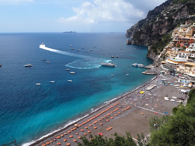 ... bevor mich die Magie der Küste (das wunderschöne Städtchen Positano hier) völlig in seinen Bann zieht ...