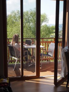 ... und zwischen dem #LifeOfATravelBlogger mit Laptop auf der Sonnenterrasse ...