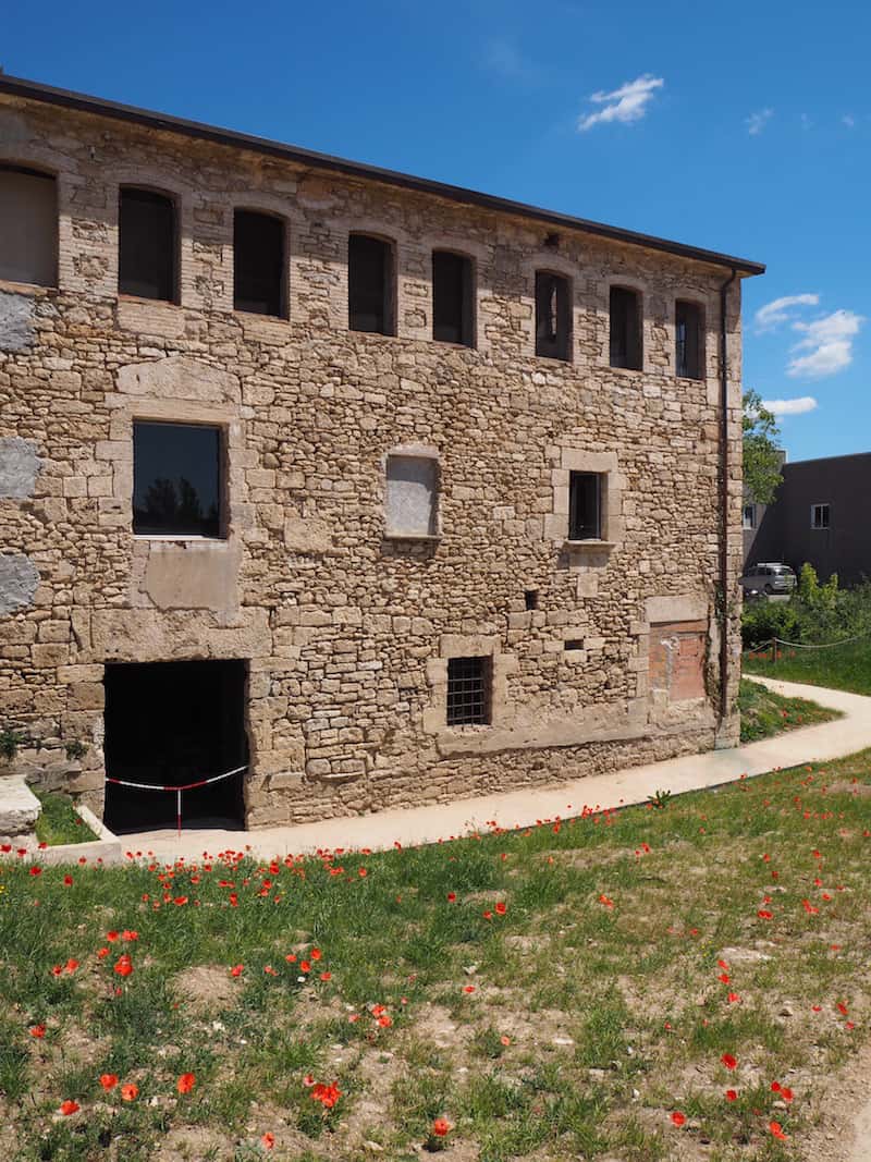 Making paper, is magic also for the location of the workshop: The Molí de la Farga in Banyoles ...