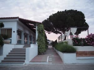 Hotel Can Miquel, with its cosy, modern rooms, adjacent restaurant and open sea views ...