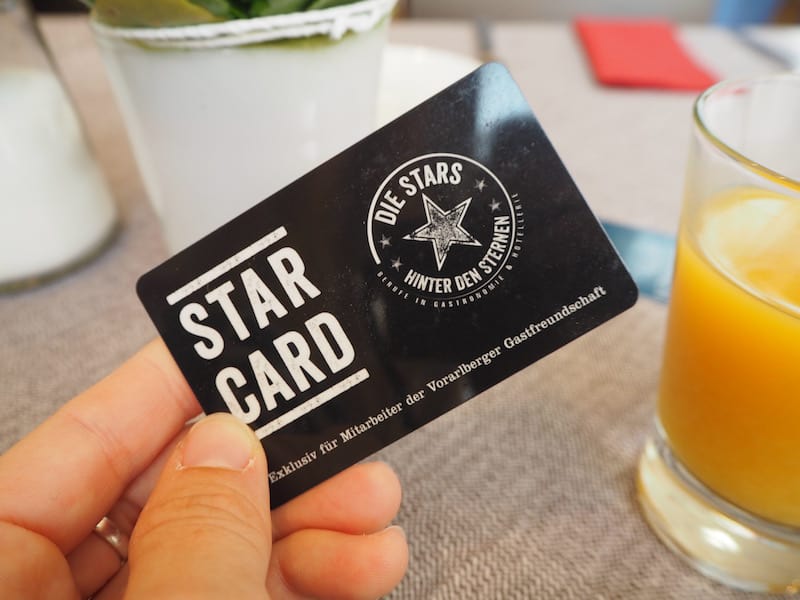 Die "StarCard", so erfahren wir von Richard Zünd, zeichnet zudem besonders engagierte Mitarbeiter im "Ländle" aus und zeugt von einer weiteren Nachhaltigkeitsinitiative in der Sozialpolitik des Landes ...