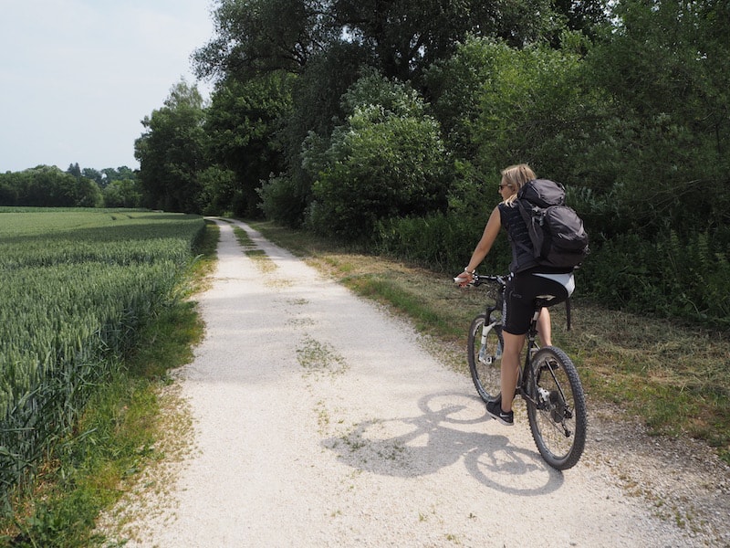 Sportlich aktiv seid Ihr übrigens auch entlang der "Donautäler" Radwege rund um Günzburg ...