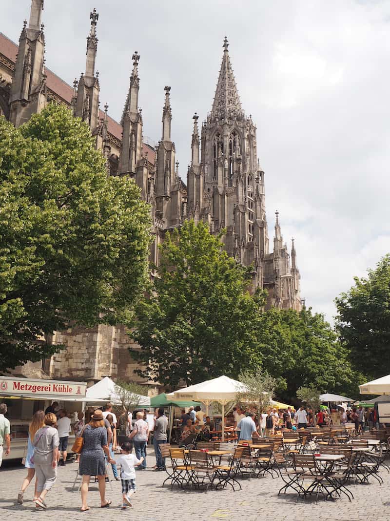 Anziehungspunkt der "historischen Skyline" No. 1 : Das gewaltige, im 19. Jahrhundert vollendete Münster von Ulm ...