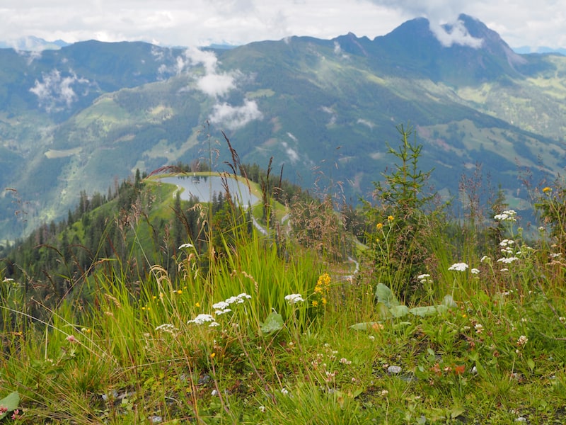 ... selbiger übrigens gerade von der Bergstation besonders schön ersichtlich.