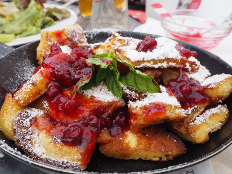 Wengeralm here we go: Deinen hausgemachten Kaiserschmarren mit Preiselbeeren & Buttermilch werde ich so schnell nicht vergessen ..!