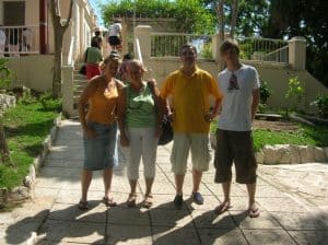 Mit der Family in Kuba : Herrschaftlich in Hemingway's vormaligem Haus auf der Insel, nahe der Hauptstadt Havanna ...