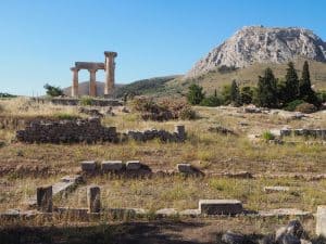 Im Norden des Peloponnes, am Isthmus zwischen Athen & Patras gelegen, befinden sich die alten Tempelruinen der Stadt Korinth ...
