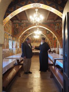 ... sowie beim Rundgang durch das Kloster mit meinen griechischen Kollegen, spüre ich die Offenheit und Begegnungsqualität hier ganz deutlich.