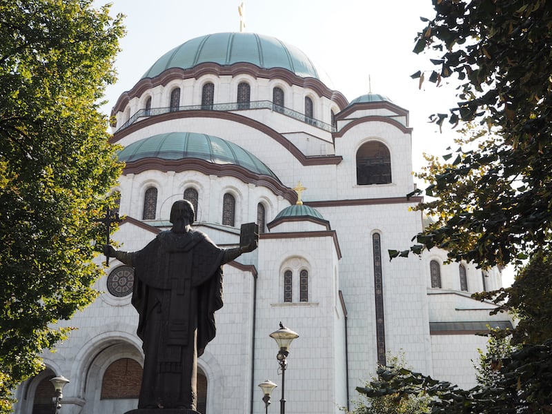 Nicht weit entfernt davon, steht die Heilige Sava Kirche,