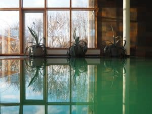 Mein schönster Rückzugsort in diesen Tagen: Der großzügige Pool im Gesundheitshotel Klosterberg.