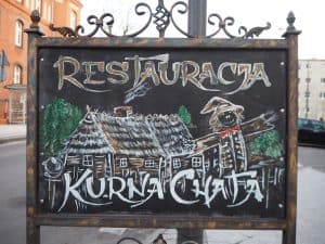 Hungrig? Das Restaurant "Kurna Chata" in der polnischen Grenzstadt Swinousjcie ...