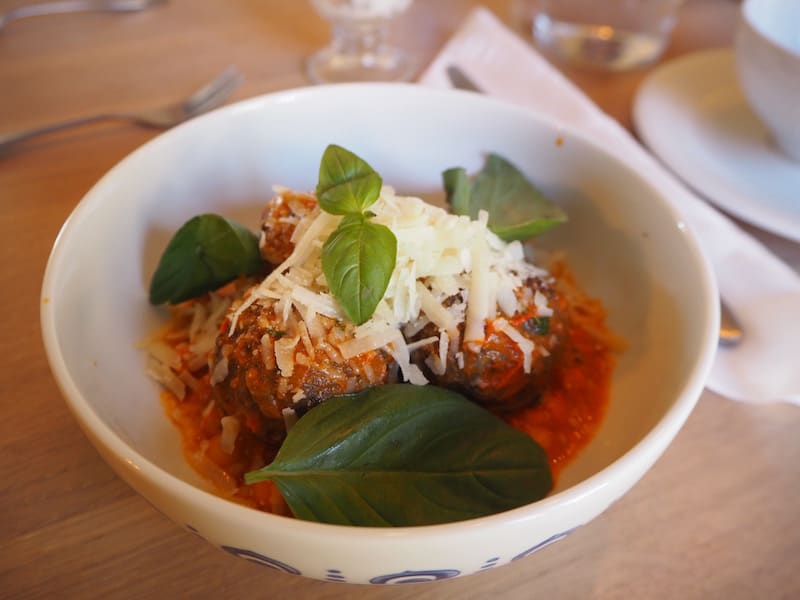 ... and if you, too, ever find yourself in this beautiful part of the world: Don't miss lunch at