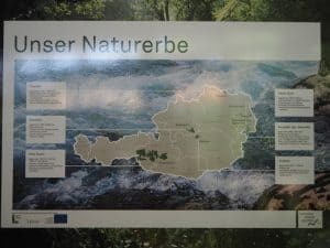 ... gibt nicht nur eine Übersicht über Natur- und Artenschutz im Nationalpark Thayatal selbst (der kleinste aller sechs österreichischer Nationalparks, wie hier deutlich wird) ...