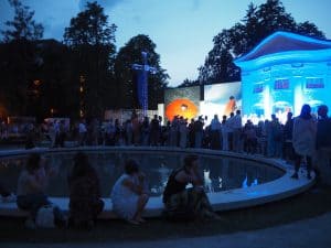 Auch die Eröffnung des Fotofestivals vor der Orangerie im Doblhoffpark war ein Glanzstück ...