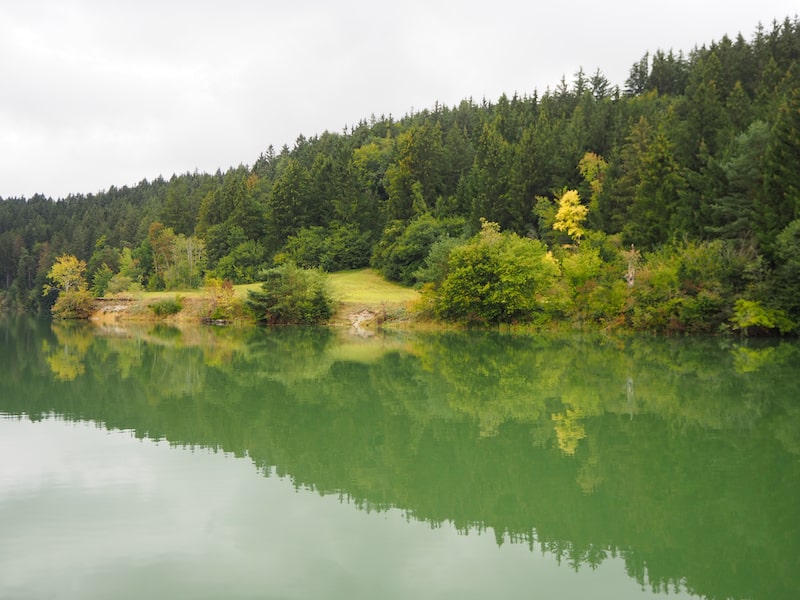 ... während draußen die Landschaft vorbeizieht, lauschen wir den einfühlsam erzählten Geschichten früherer Jahrhunderte ...