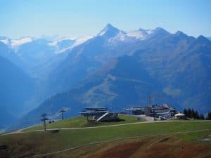 ... locken Fernsichten wie diese, Kitzsteinhorn und Großglockner inklusive, selbst Wandermuffel auf den Berg ...