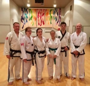 ... beim ersten Taekwondo-Training in Calgary anlässlich meines Geburtstages: Verrückte Gemeinsamkeiten bringen die interessantesten Menschen überall auf der Welt zusammen ...