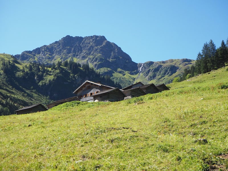 ... an diesem Foto wird denke ich gut ersichtlich WIE steil die Tour wirklich ist ("ka Pemmerl", würden die Ostösterreicher sagen ...!)