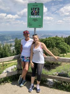 Susanne und ich am "Gipfel" des ... hohen Fürstenstand. Mit sagenhaftem Blick auf die Stadt Graz hinter uns!