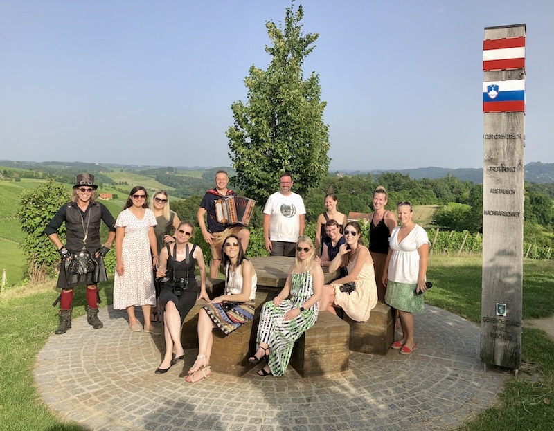 ... unter anderem entdecke ich dadurch den "Grenztisch", der wie der Name schon sagt Slowenien mit der Südsteiermark verbindet und sich direkt an der Landesgrenze befindet.