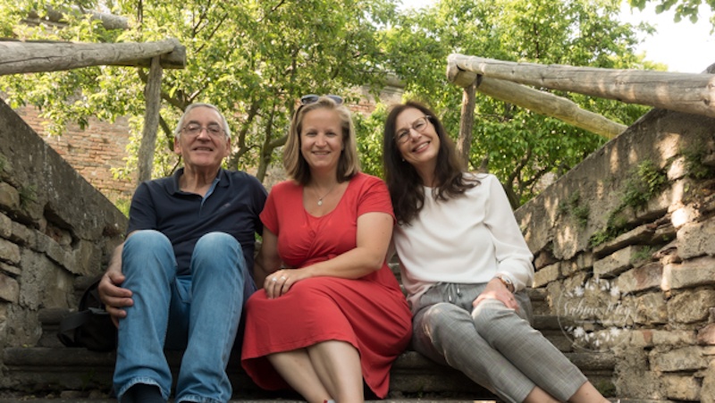 Gemütliches Beisammensein mit Sabine & Tom im Marillengarten des Stift Göttweig in der Wachau. Hier geht's zum gesamten Reisebericht!