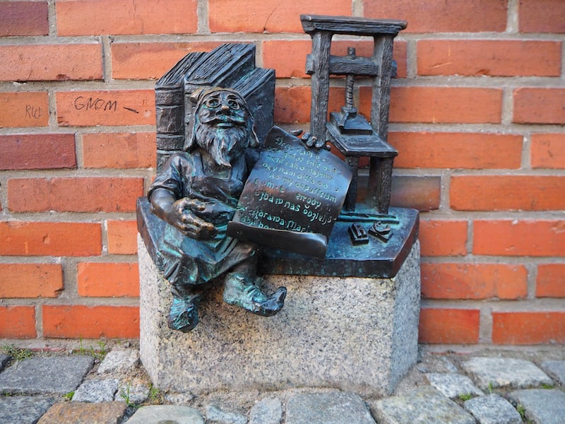 ... funny details, like this little dwarf, are always hidden at our feet.