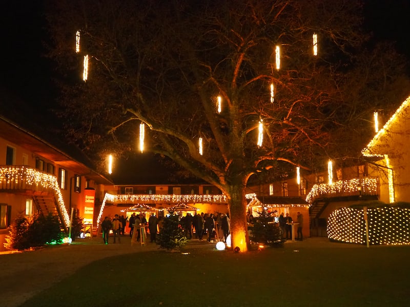 Pleasure stations before entering the Lumagica light show. Convenient: The Murhof Hotel & Restaurant, which is also connected, complements your visit with the possibility of having dinner here right away.