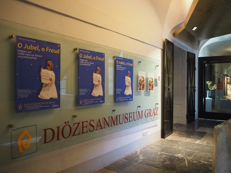 Das nahe gelegene Diözesanmuseum (Eingang gegenüber dem Grazer Dom) bietet ebenfalls eine attraktive Weihnachtsausstellung, "O Jubel, O Freud" ...