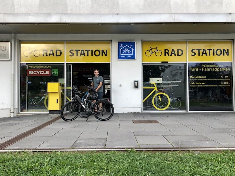 Auf geht's: Der Start unserer Bike & Hike Genusstour ist die Grazer Rad Station direkt am Hauptbahnhof.
