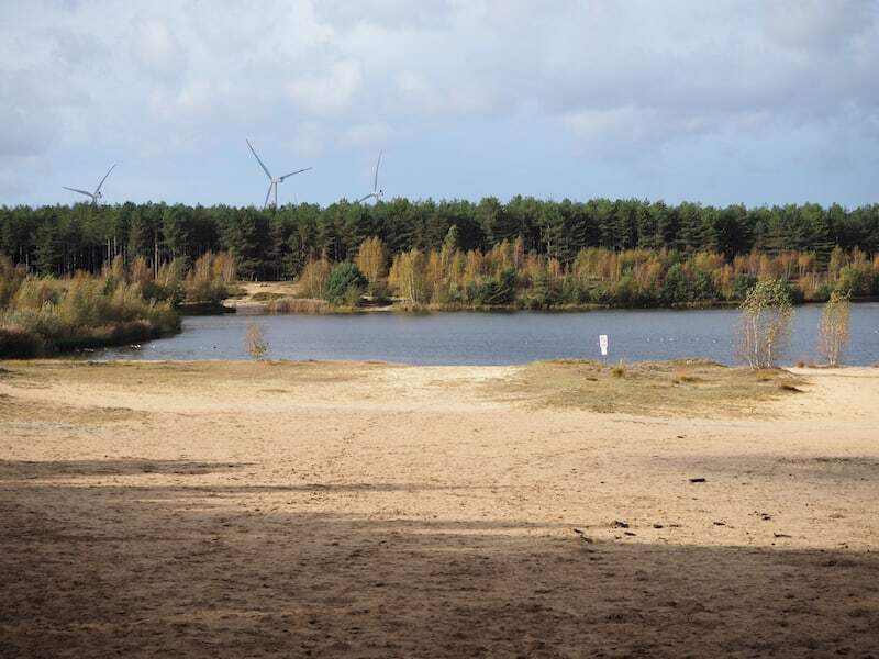 ... mit Resten der ehemals riesigen Sanddünen ... 