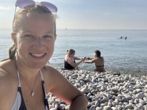 Bonjour, 40: Das neue Lebensjahrzehnt mit lieben Freundinnen am Meer begrüßen.