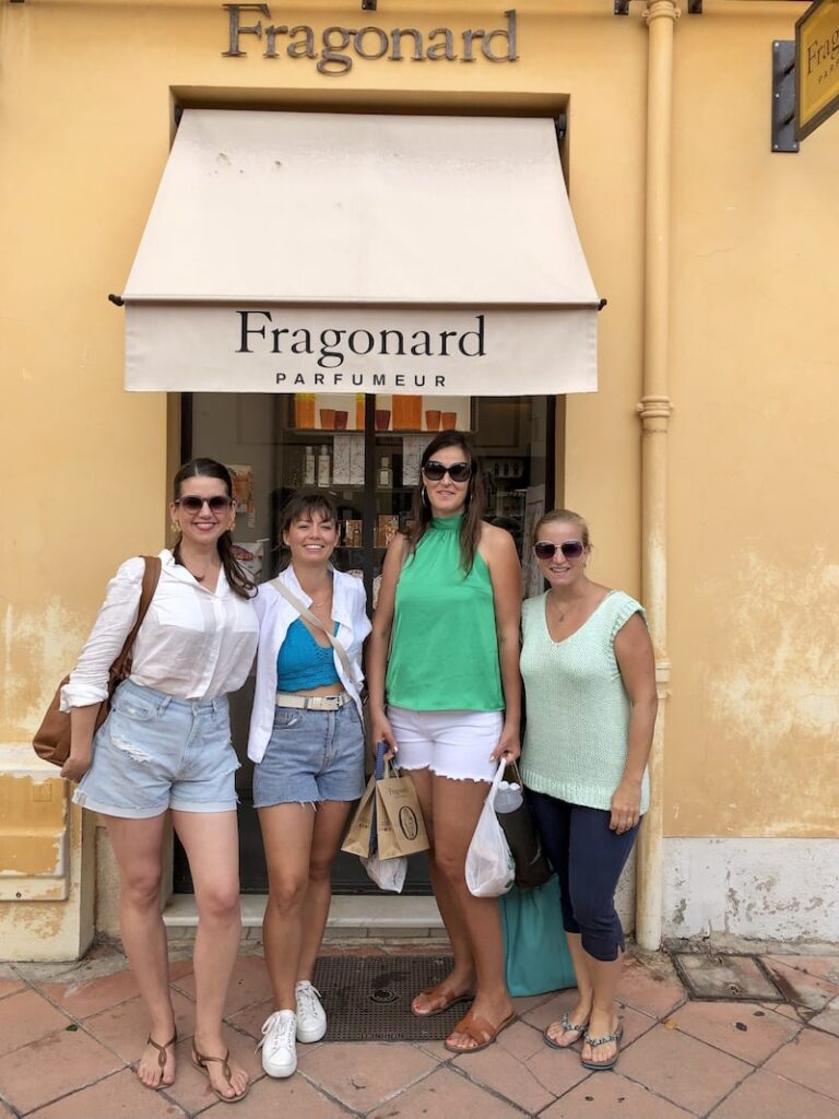 Schon in Nizza selbst lacht uns die Parfum-Boutique der Firma Fragonard an ...