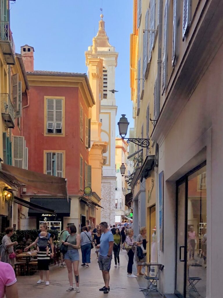 Bonjour, Nice: Rue Saint-Réparate is our home while in Nice.