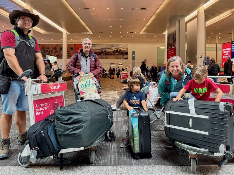 Ankunft am Flughafen von Toronto: Schön langsam wird unser Reisegepäck immer mehr ..!