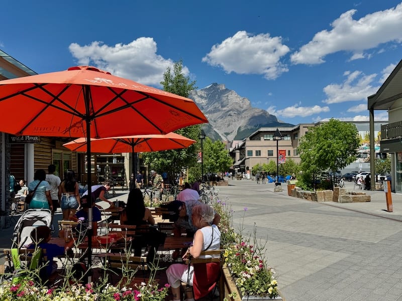 Wild Flour Café: Cosy vibes with great cuisine in the heart of Banff. We can park our motorhome in our own parking space for day visitors – at no extra charge!